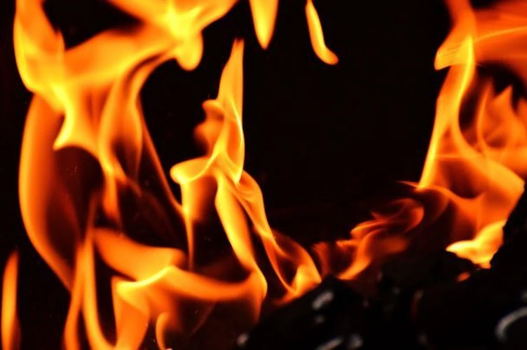 Наслідки пожеж у Святошинському та Оболонському районах Києва після нічного удару 30 липня