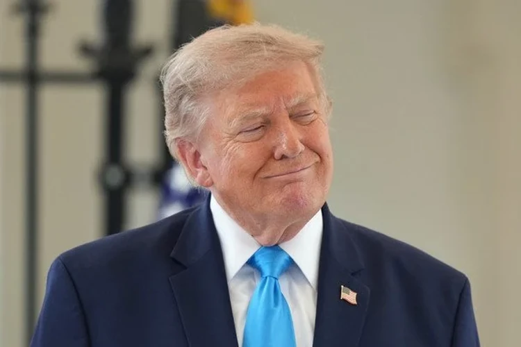 Хронологія заяв Трампа: від $300 млрд для України до відмови у ліцензії на Patriot