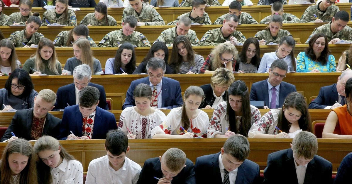 Після диктанту: що учасники могли перевірити та де слухати запис